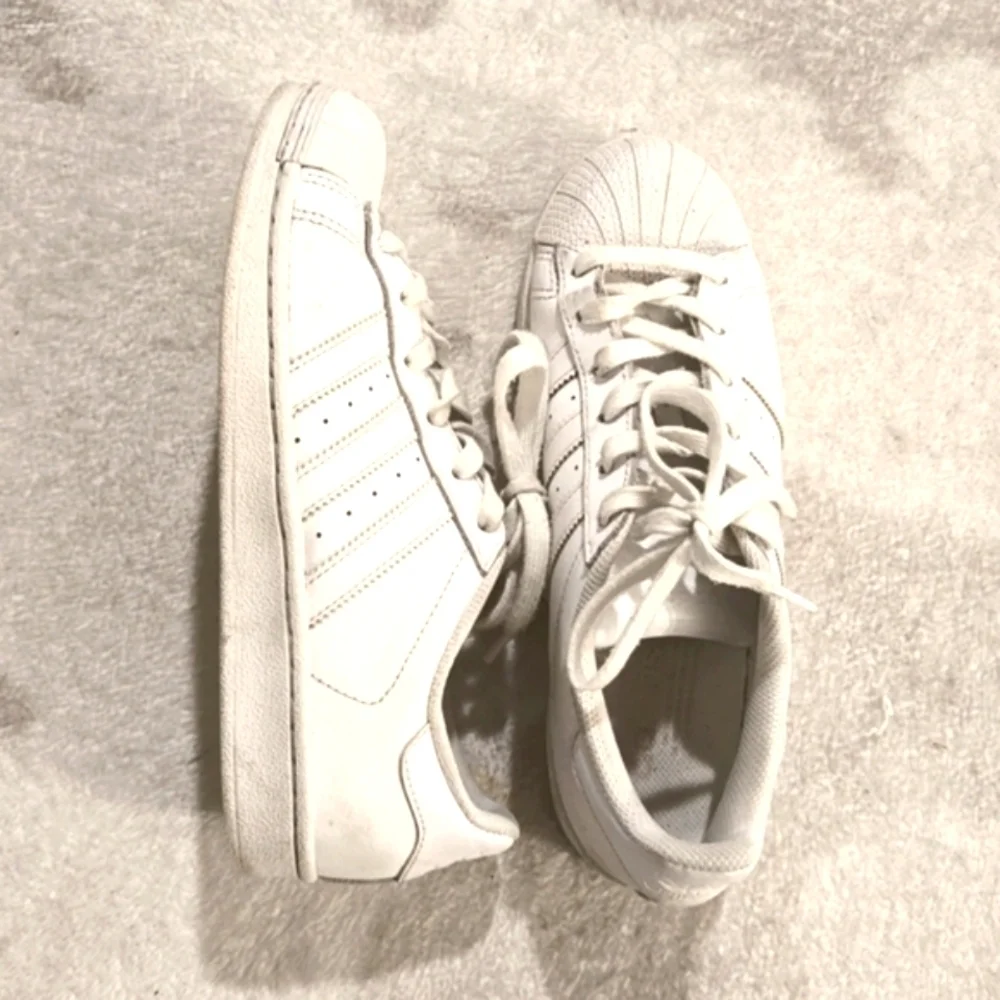 Adidas Clamshell Toe White Leather Sneakers shoes EUC MEN'S 6.5 fits 8.5 Women